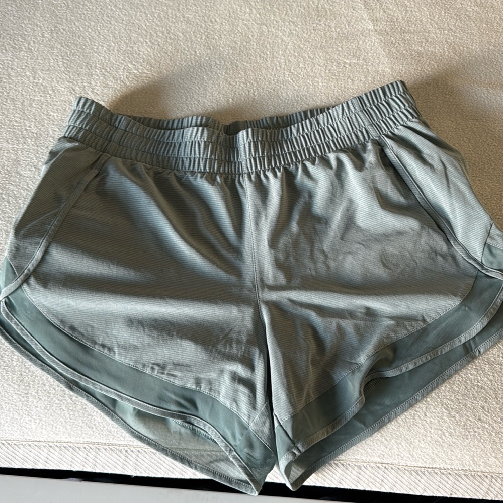 Athleta Mesh Racer Run Sage green Shorts Size Medium